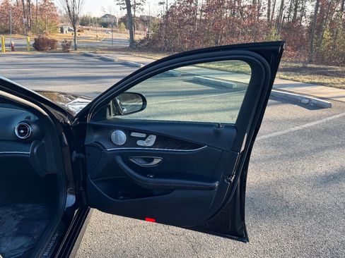 Used 2020 Mercedes-Benz E 350 4MATIC Sedan image 31