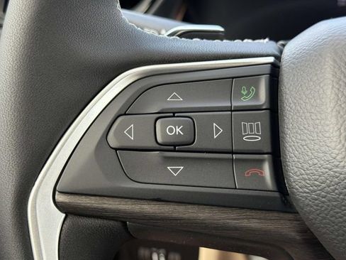 New 2026 Jeep Grand Cherokee Limited w/ Luxury Tech Group II RWD image 30
