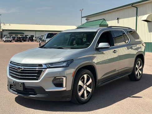 Used 2023 Chevrolet Traverse LT AWD/4WD image 4