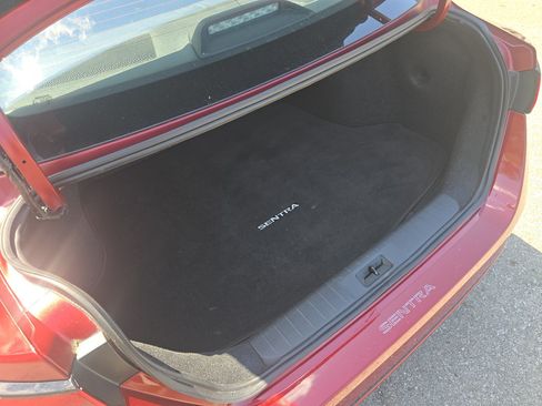 Used 2024 Nissan Sentra SV FWD image 12