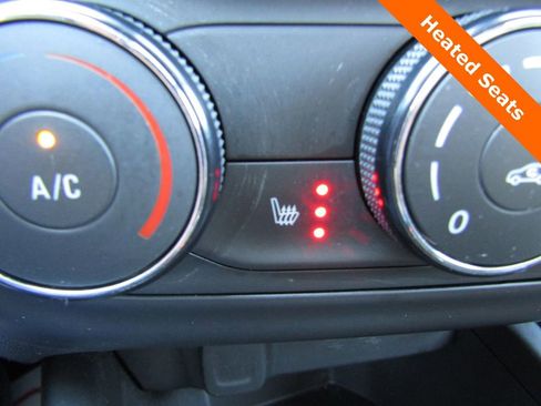 Used 2024 Chevrolet Trax LS w/ LS Convenience Package FWD image 9