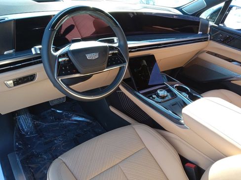 Used 2025 Cadillac Escalade IQ Sport 2 w/ LPO, ONYX Package image 13