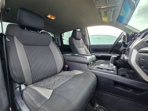 Used 2017 Toyota Tundra SR5 w/ SR5 Upgrade Package image 27
