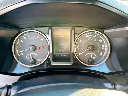 Used 2019 Toyota Tacoma TRD Off-Road w/ TRD Premium Off Road Package image 12