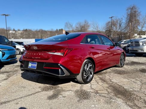 Used 2025 Hyundai Elantra SEL image 6