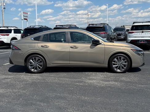 New 2026 Nissan Sentra SL w/ Floor Mat Package FWD image 3