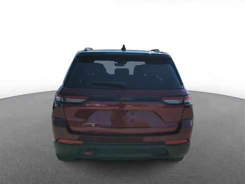 Certified 2022 Jeep Grand Cherokee Trailhawk image 7