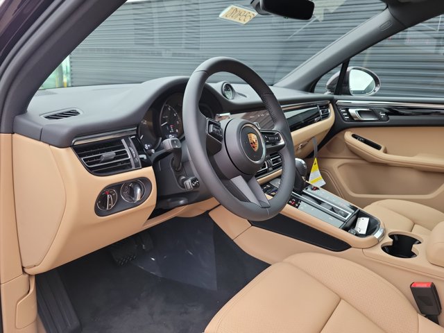Used 2026 Porsche Macan AWD/4WD image 5