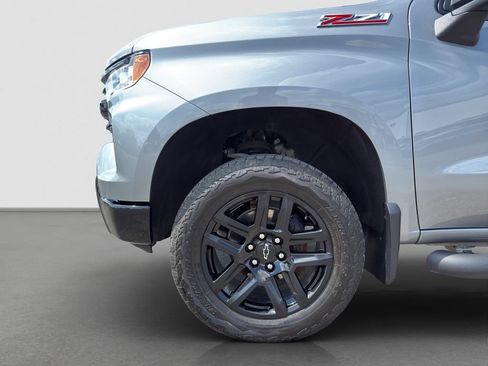 Used 2025 Chevrolet Silverado 1500 LT Trail Boss w/ Convenience Package II AWD/4WD image 19