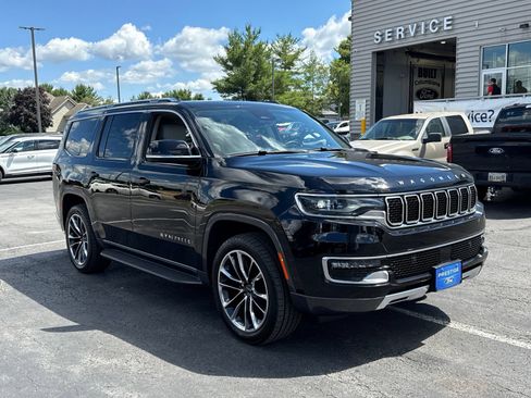 Used 2022 Jeep Wagoneer Series II w/ Premium Group I AWD/4WD image 17