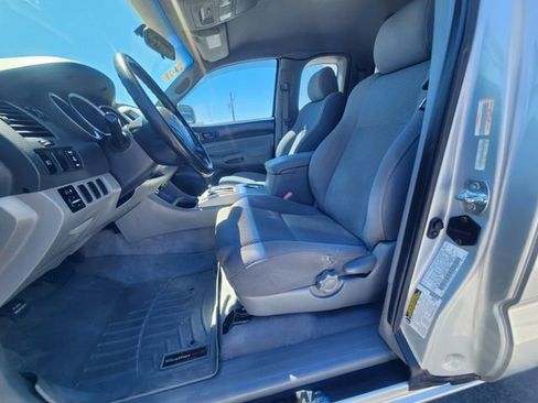 Used 2006 Toyota Tacoma PreRunner image 9