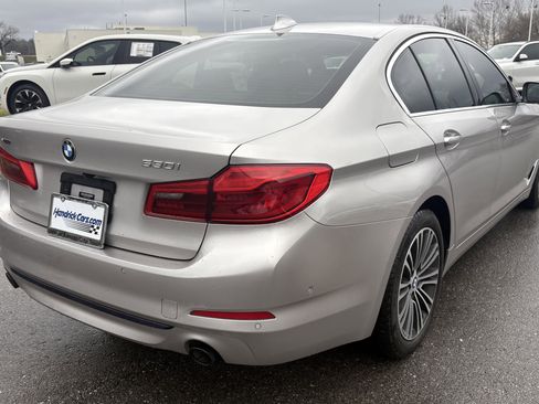 Used 2020 BMW 530i xDrive w/ Premium Package image 10