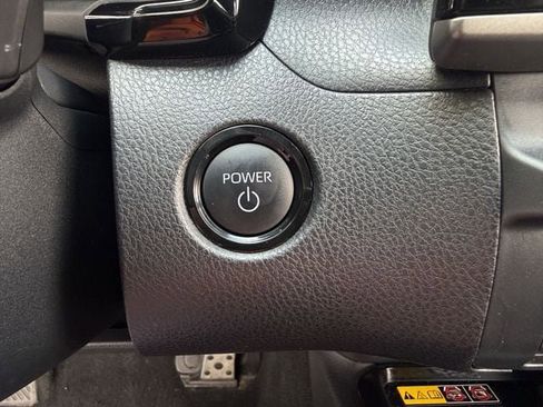 Used 2025 Toyota Camry SE image 24