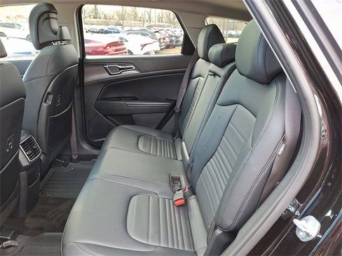 Certified 2025 Kia Sportage SX Prestige image 10