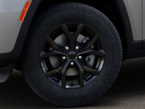 New 2026 Jeep Grand Cherokee Altitude image 8