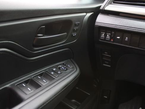 Used 2025 Honda Odyssey Sport-L image 16