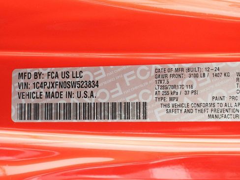 Used 2025 Jeep Wrangler Unlimited Rubicon w/ Convenience Group AWD/4WD image 16