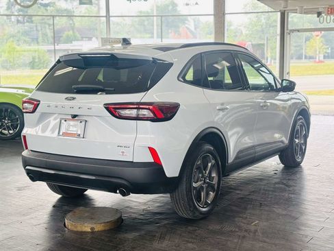 Used 2025 Ford Escape ST-Line Select AWD/4WD image 8