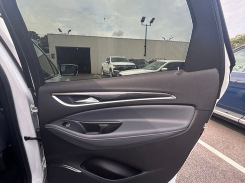 Used 2023 Buick Enclave Essence FWD image 22
