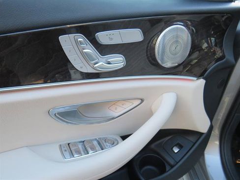 Used 2021 Mercedes-Benz E 350 4MATIC Sedan image 9