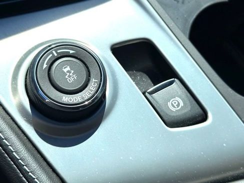 Used 2016 Chevrolet Corvette Stingray Coupe w/ 2LT Preferred Equipment Group image 17