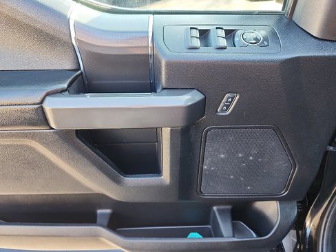 Used 2016 Ford F150 XLT w/ Equipment Group 302A Luxury image 12