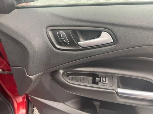 Used 2018 Ford Escape Titanium w/ Ford Safe & Smart Package AWD/4WD image 26
