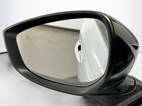 Used 2025 MAZDA CX-50 AWD 2.5 Hybrid w/ Premium Pkg image 16