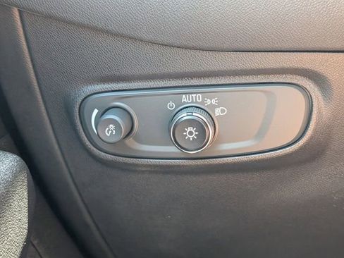 Used 2023 Chevrolet Equinox LT FWD image 26