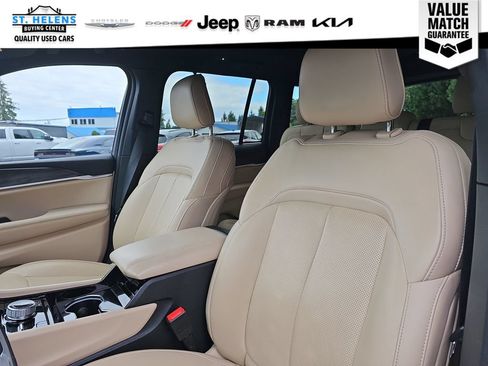 Used 2022 Jeep Grand Cherokee Limited 4xe w/ Luxury Tech Group II AWD/4WD image 13
