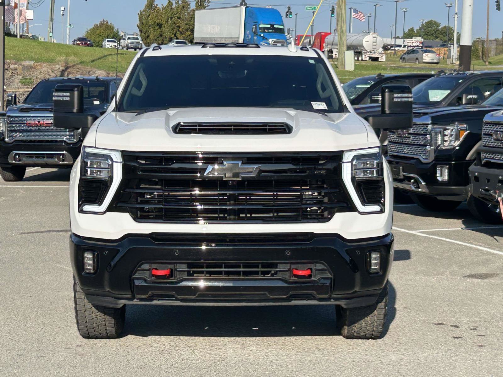 Used 2025 Chevrolet Silverado 2500 LTZ w/ LTZ Plus Package AWD/4WD image 2
