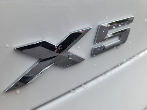 Used 2026 BMW X5 xDrive40i w/ Premium Package image 8