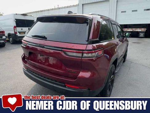 Used 2025 Jeep Grand Cherokee Limited w/ Luxury Tech Group II AWD/4WD image 8