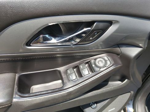 Used 2020 Chevrolet Traverse RS AWD/4WD image 24