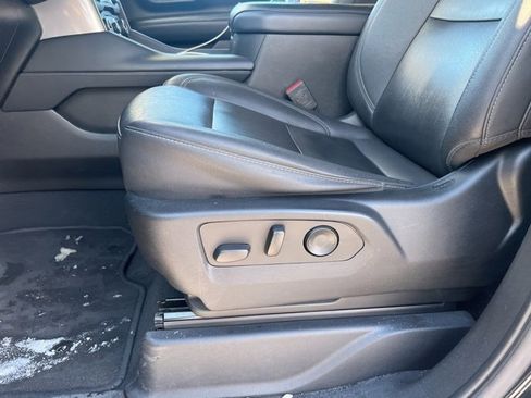 Used 2023 Chevrolet Suburban LT image 16