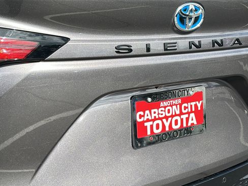 Used 2021 Toyota Sienna XSE image 28