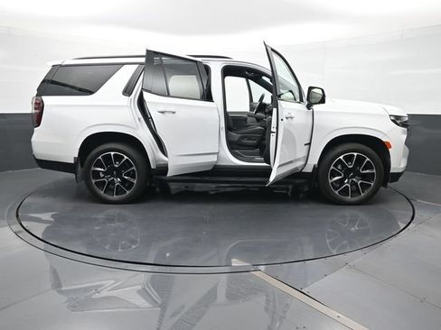 Used 2022 Chevrolet Tahoe RST w/ Luxury Package AWD/4WD image 32