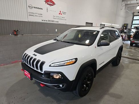 Used 2015 Jeep Cherokee Trailhawk w/ Leather Interior Group AWD/4WD image 8