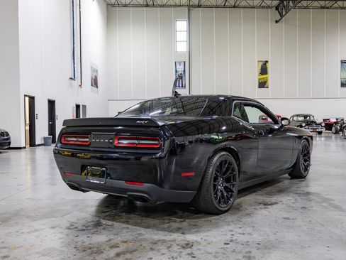 Used 2016 Dodge Challenger SRT Hellcat RWD image 7