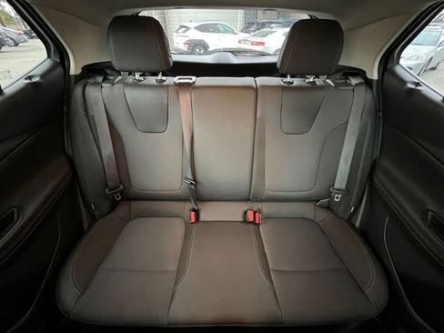 Used 2025 Buick Encore GX Preferred image 38