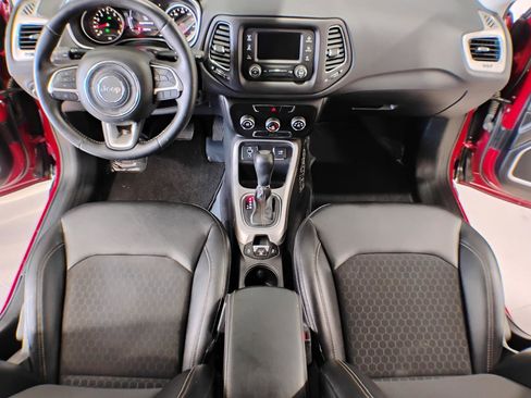 Used 2018 Jeep Compass Latitude image 14