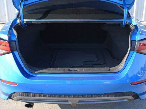 Used 2023 Nissan Sentra SR w/ SR Premium Package image 9