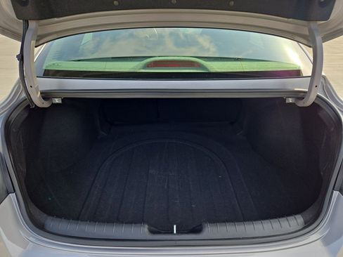 Used 2025 Hyundai Elantra SEL FWD image 31