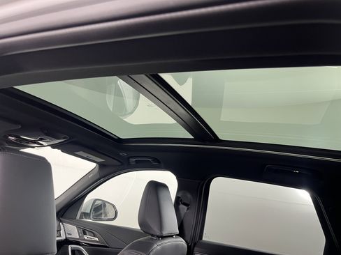 Certified 2024 BMW X1 xDrive28i w/ Technology Package image 17