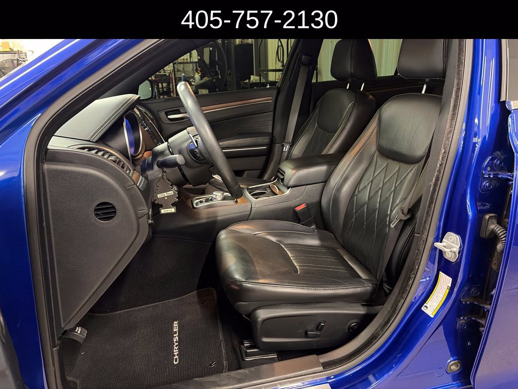 Used 2020 Chrysler 300 C w/ Sun, Sound & Nav Package RWD image 4
