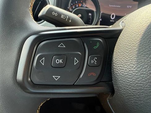 Used 2024 Jeep Gladiator Sport AWD/4WD image 18