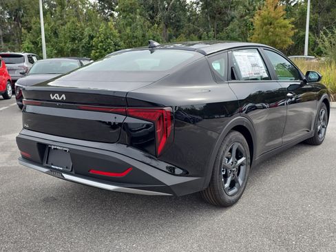 New 2025 Kia K4 LXS image 8