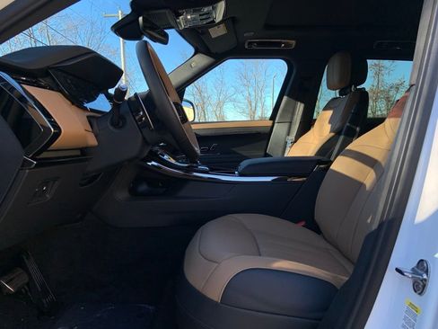 New 2025 Land Rover Range Rover Sport Dynamic SE image 11