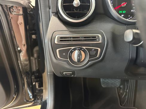 Used 2018 Mercedes-Benz C 300 Sedan image 23