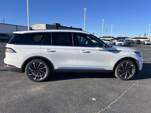 New 2026 Lincoln Aviator Reserve image 6